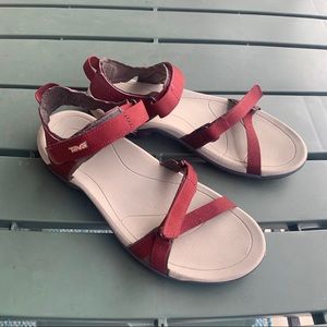 (8.5) TEVA “Verra” Hiking Sandals